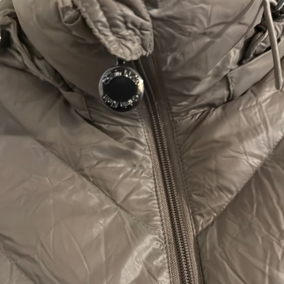 Calvin Klein Brown Puffer Jacket with Chevron Quilting, Down Filled - Picture 6 of 8